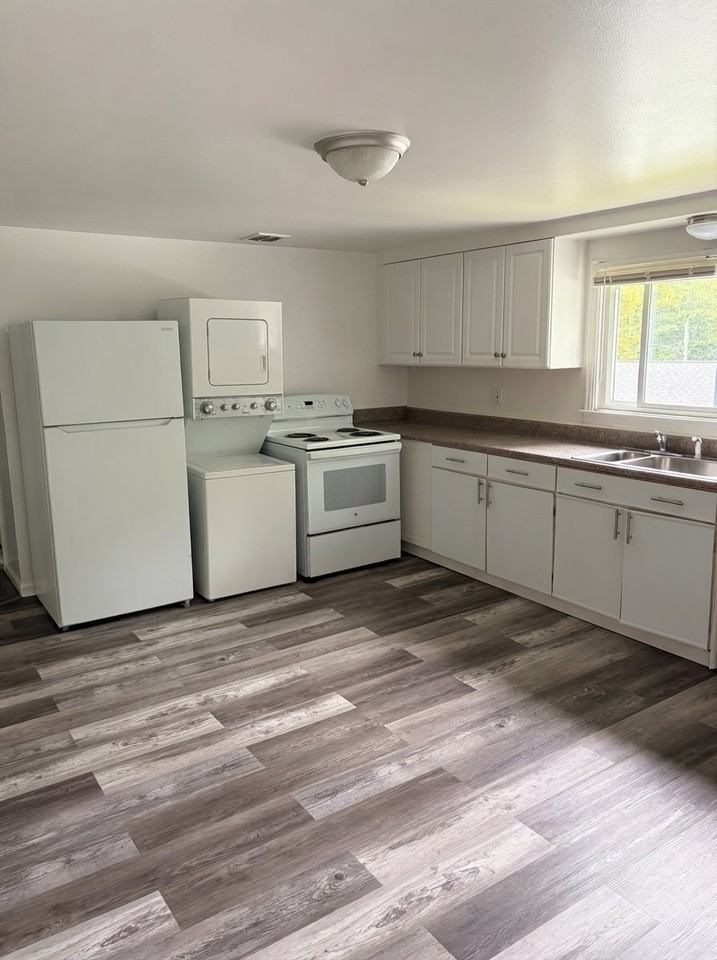 240 Foxon Blvd #2R - Photo 2 of 8
