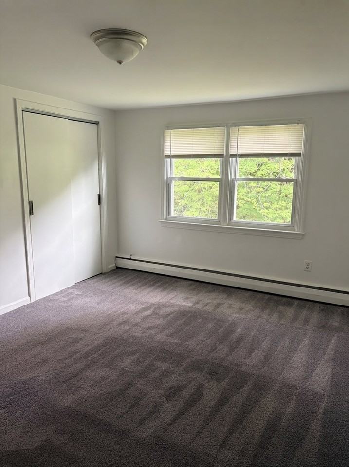 240 Foxon Blvd #2R - Photo 7 of 8