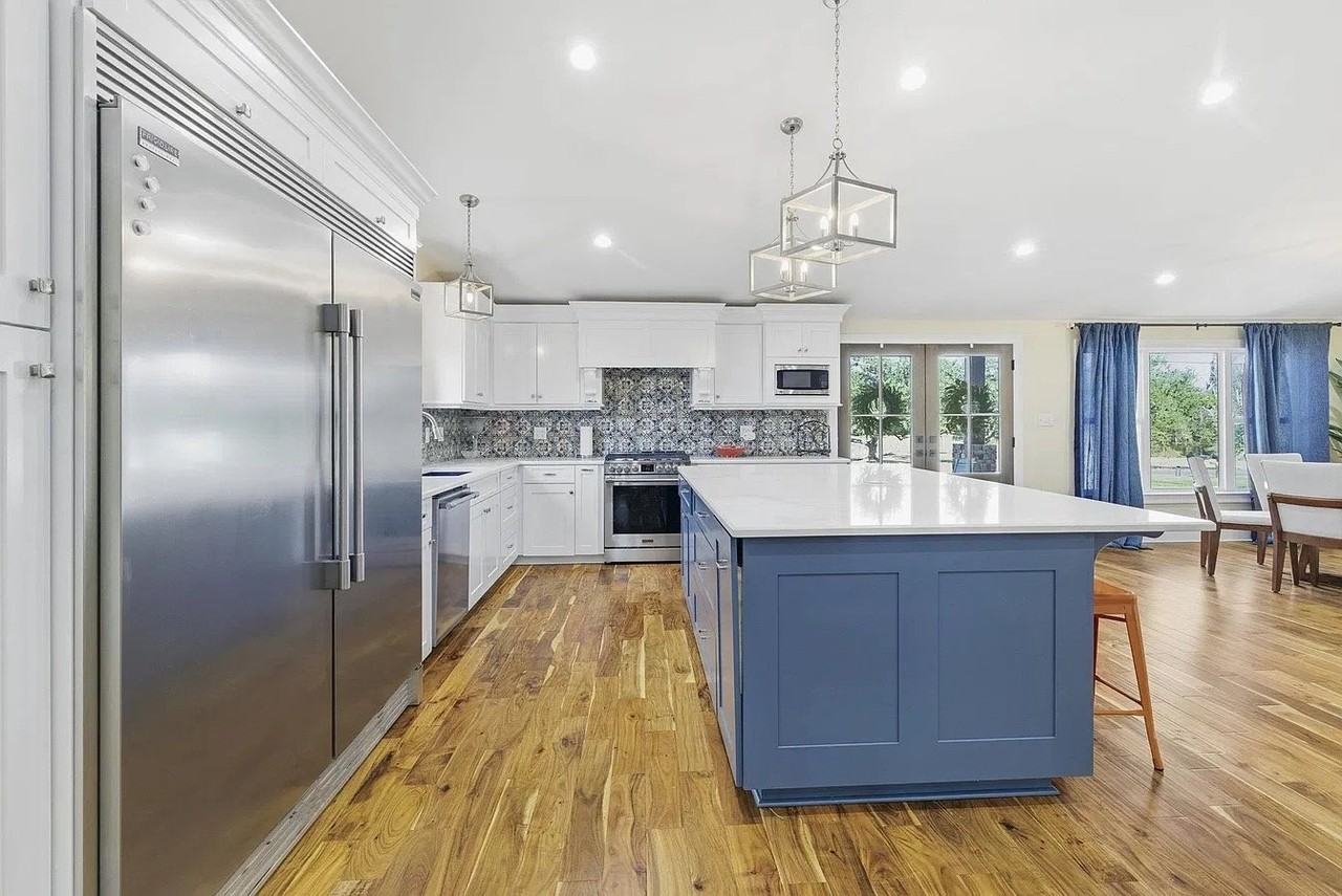 2829 W Prien Lake Rd - Photo 2 of 18