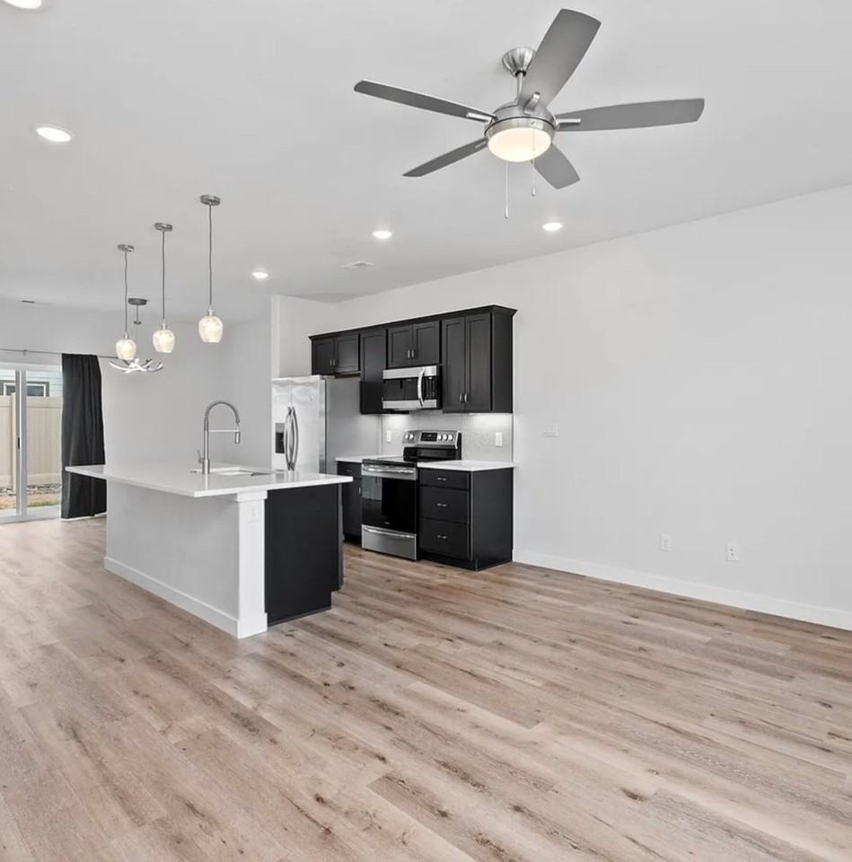 2463 Flat Top Ln #B - Photo 2 of 6