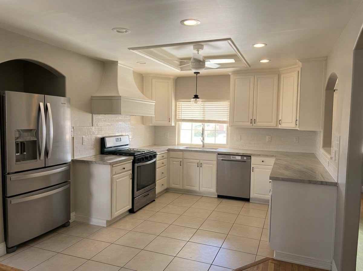 9639 Tanglewood Cir - Photo 3 of 16