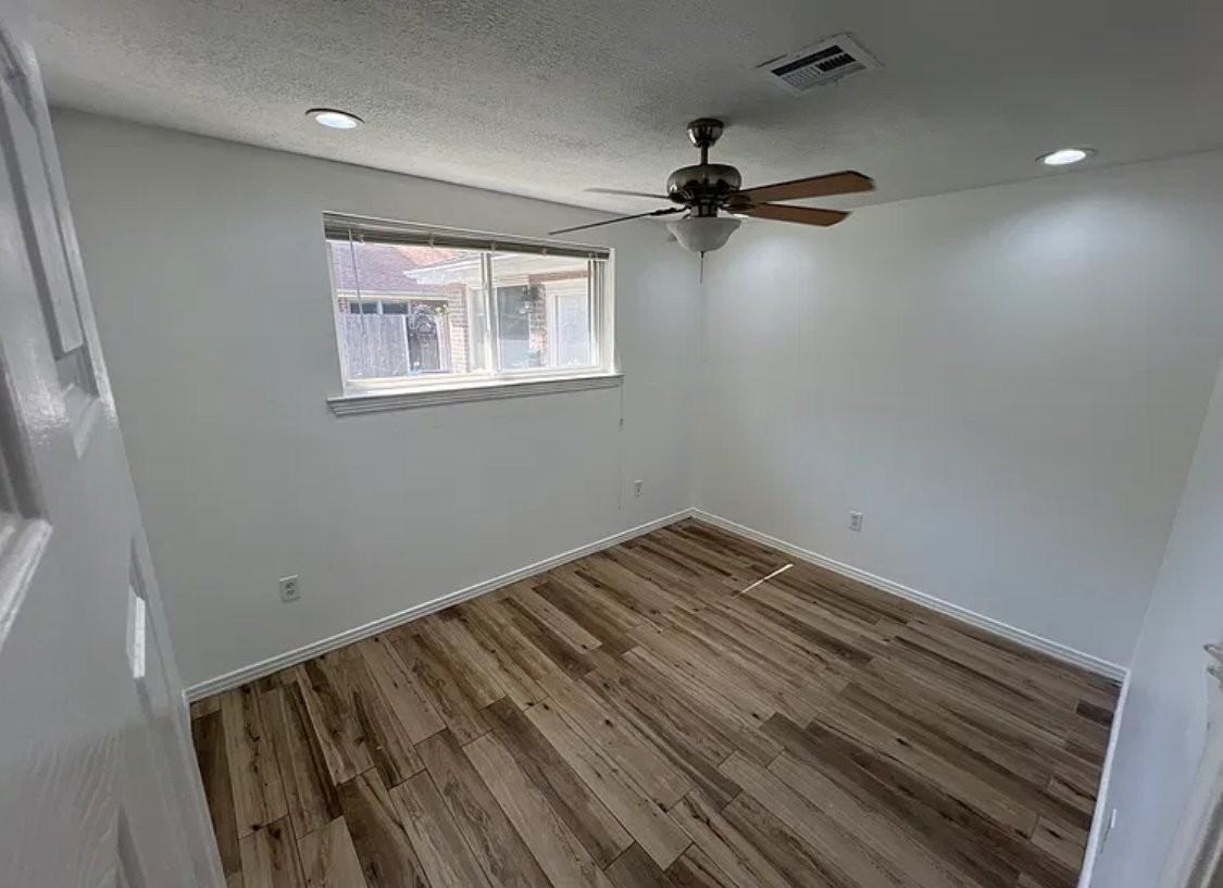 854 Orion Ave - Photo 3 of 8