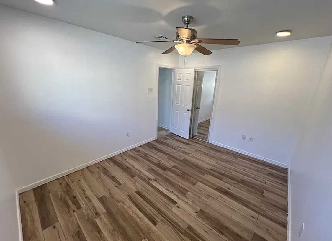 854 Orion Ave - Photo 6 of 8