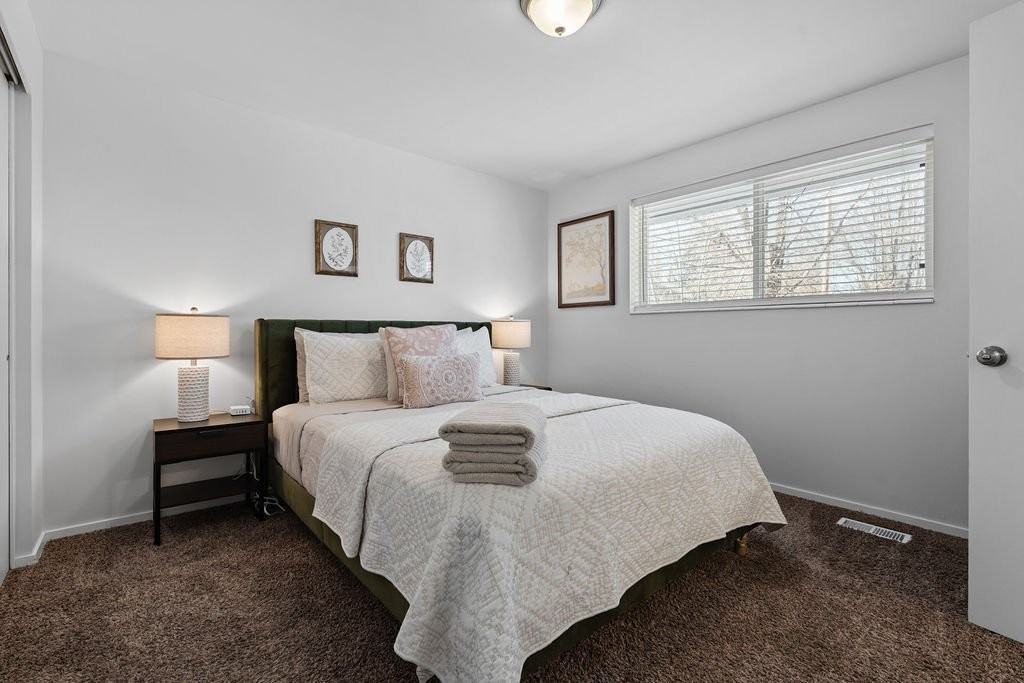 5726 S Highland Dr - Photo 2 of 18