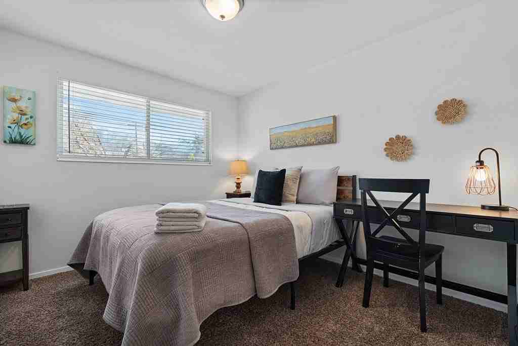 5726 S Highland Dr - Photo 5 of 18