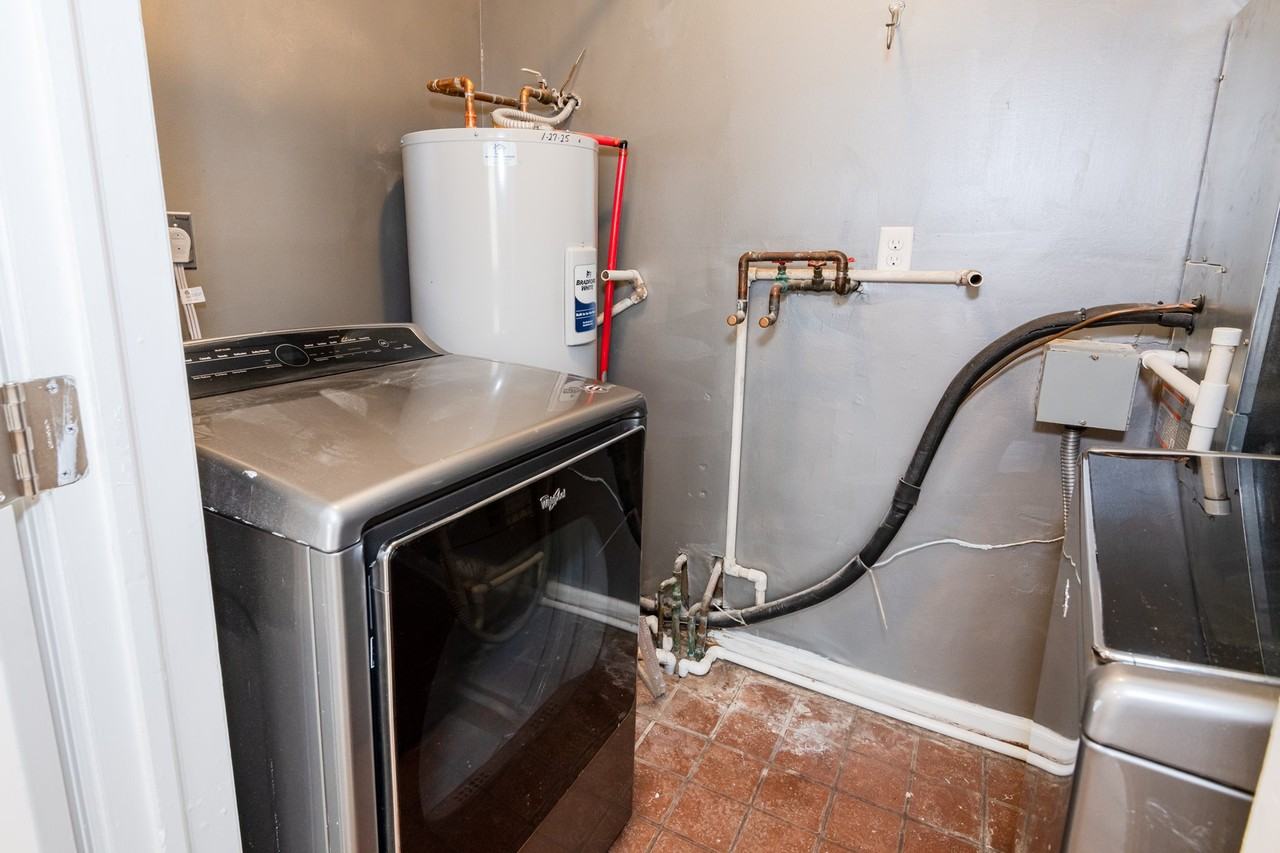 1014 Millerton Dr - Photo 5 of 41