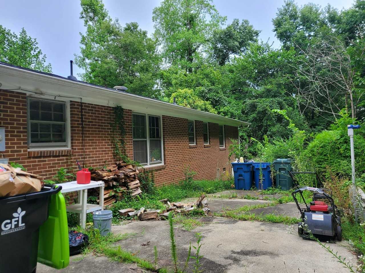 3820 Weyburn Rd - Photo 2 of 10