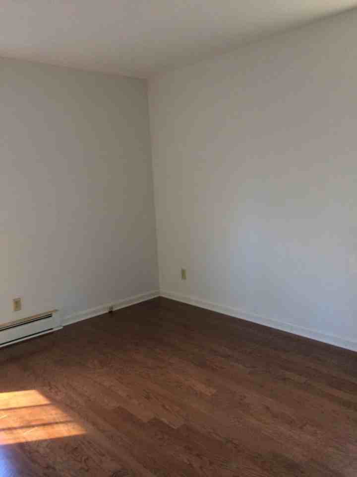 3820 Weyburn Rd - Photo 6 of 10