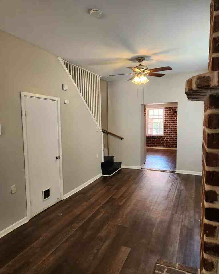 934 W Main St - Photo 3 of 20