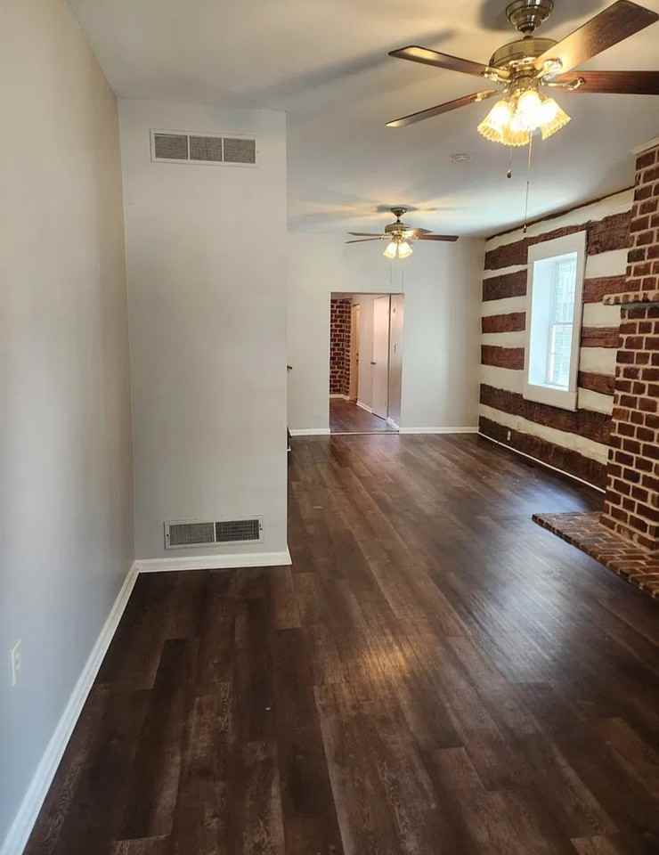 934 W Main St - Photo 4 of 20