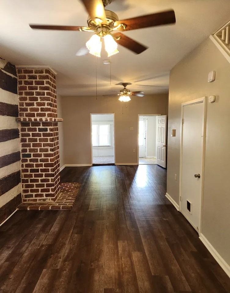 934 W Main St - Photo 5 of 20