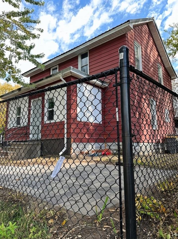 309 Elm St - Photo 2 of 20