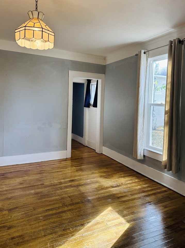 309 Elm St - Photo 5 of 20