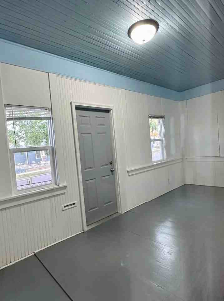 309 Elm St - Photo 6 of 20