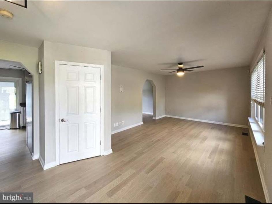 143 Rainbow Rd - Photo 4 of 15