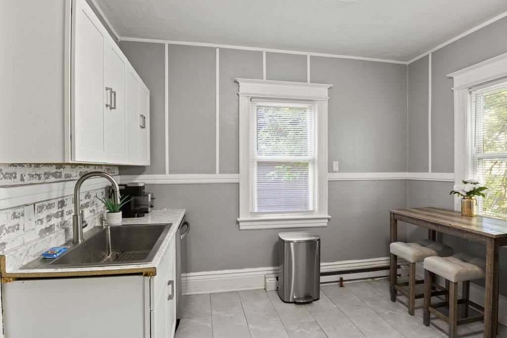 1097 Monroe Ave #2 - Photo 7 of 17