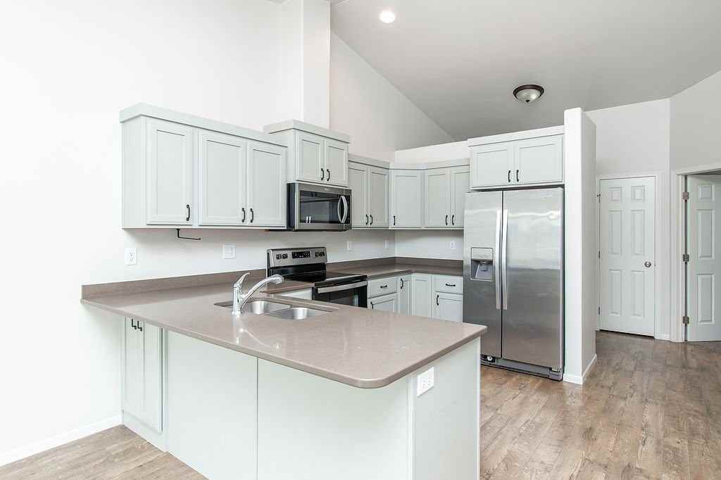 5913 58th Ave S - Photo 3 of 19