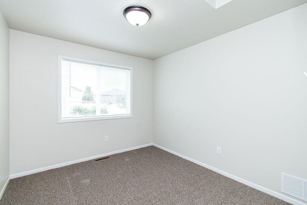 5913 58th Ave S - Photo 6 of 19