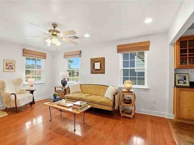 1421 Prentiss Ave - Photo 4 of 14