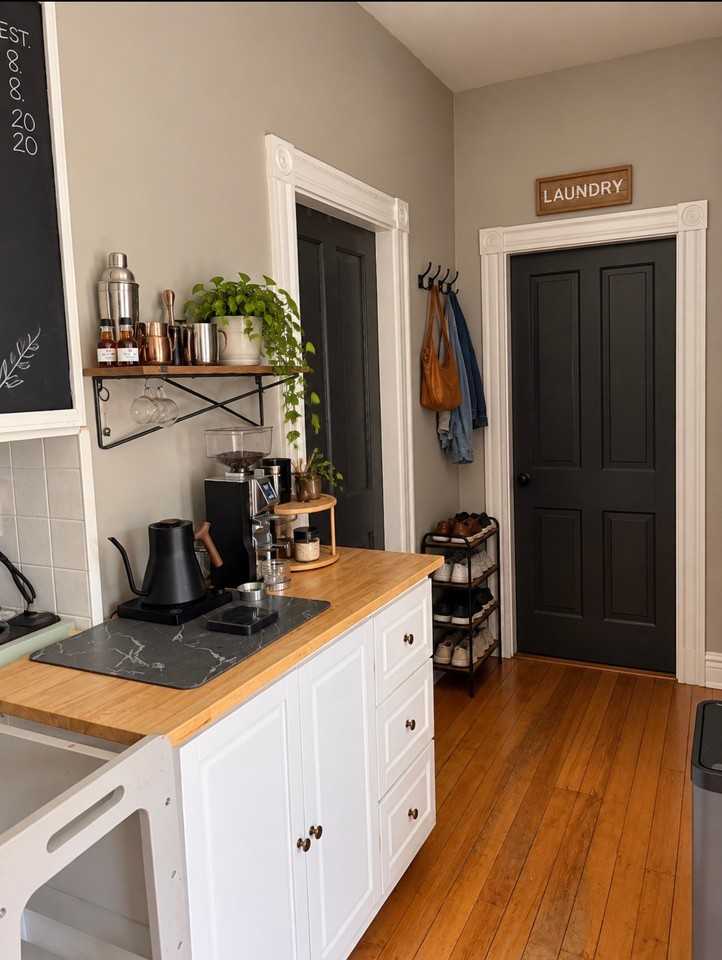 33 Ashland St #1 - Photo 4 of 14