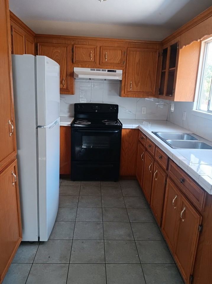 417 Date Palm St #2 - Photo 2 of 8