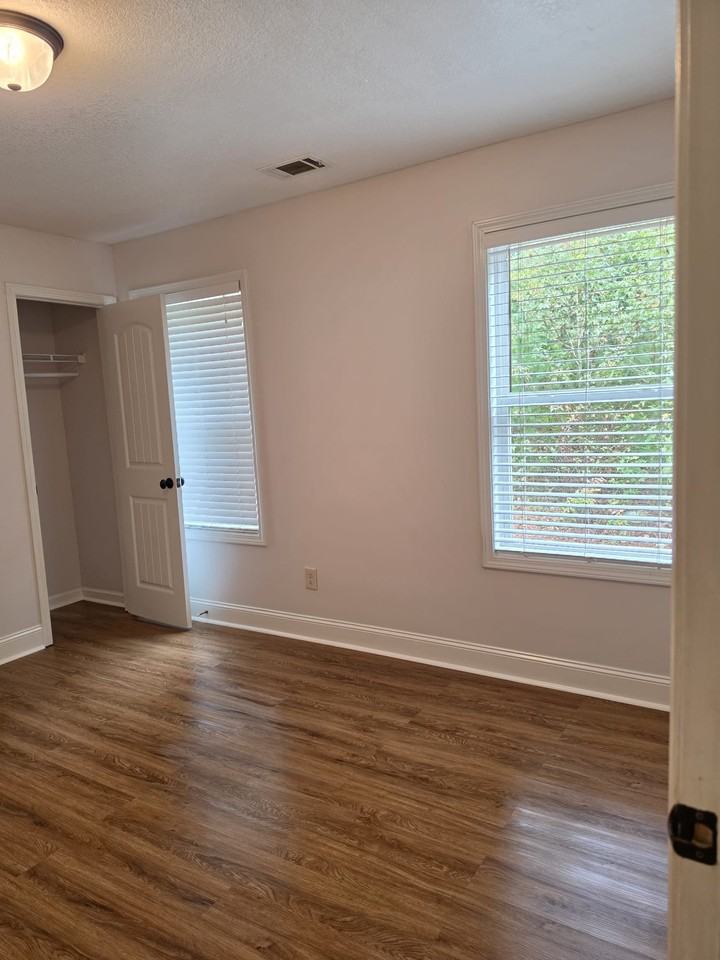 322 Centennial Dr - Photo 3 of 11
