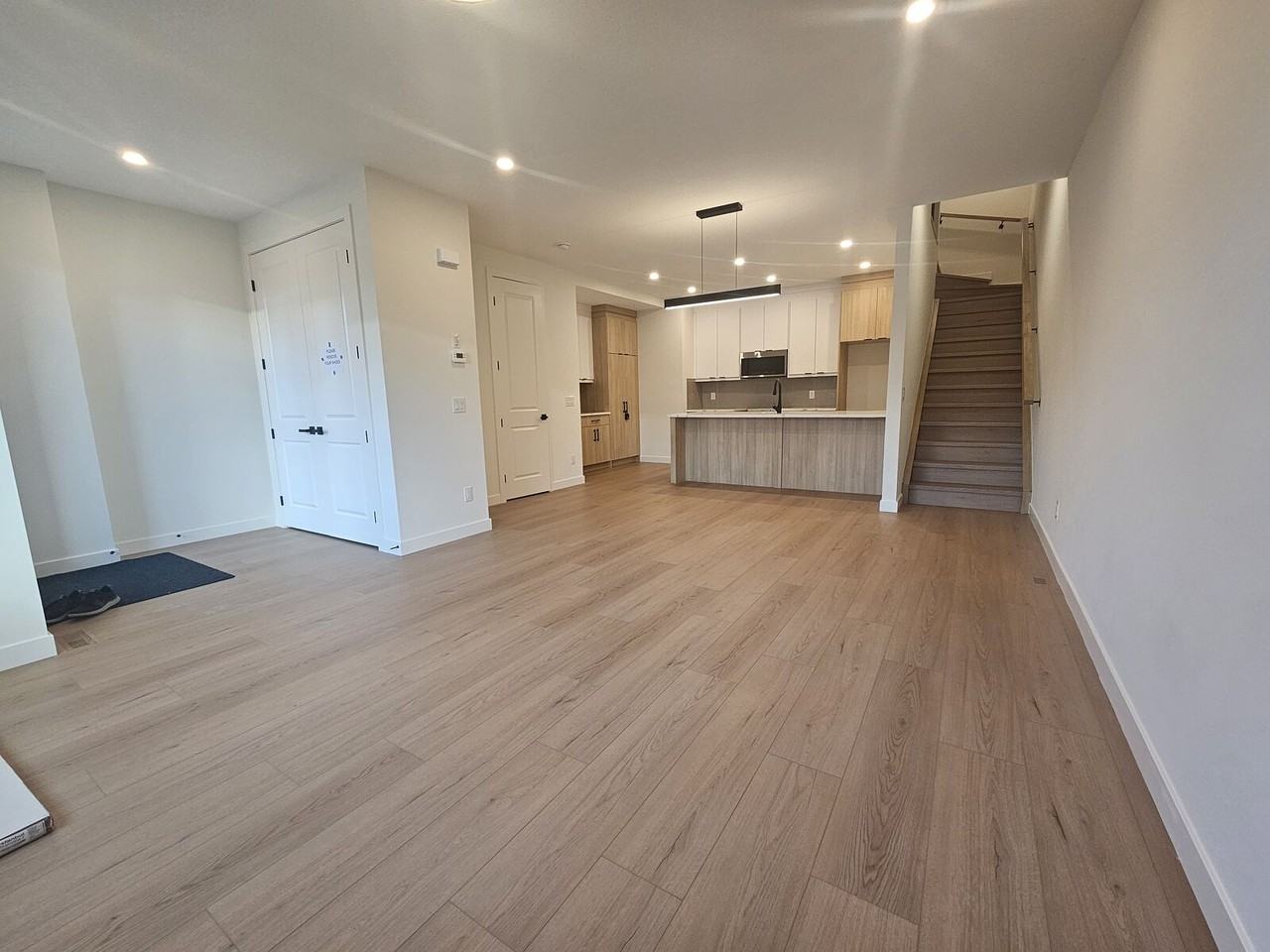 1524 35 St Se - Photo 2 of 16