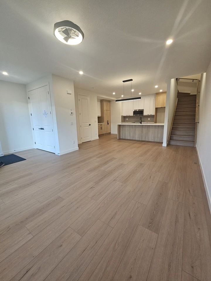 1524 35 St Se - Photo 3 of 16