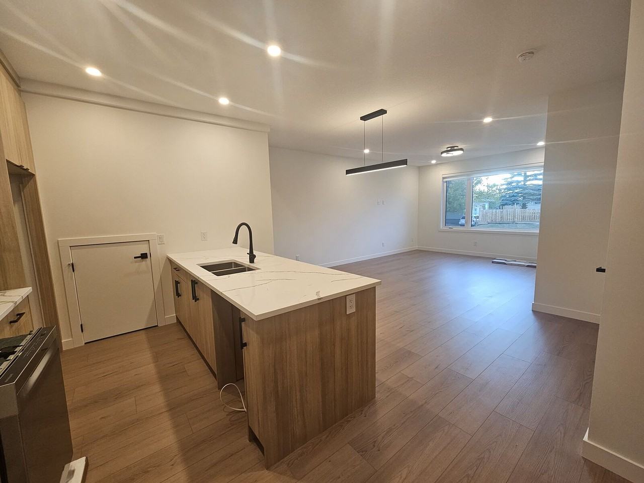1524 35 St Se - Photo 5 of 16