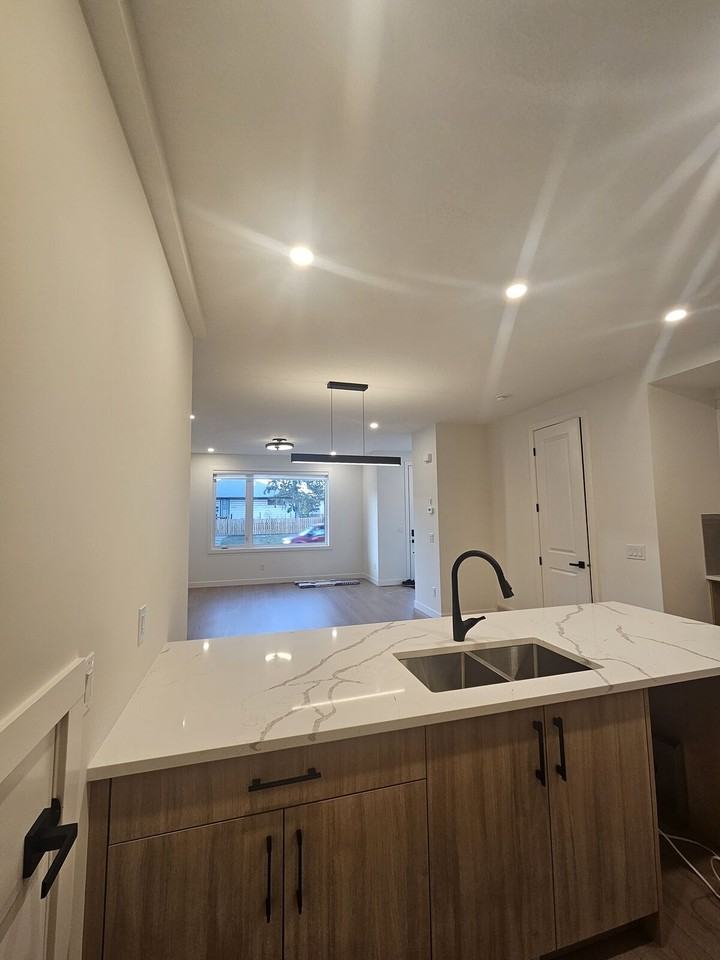 1524 35 St Se - Photo 6 of 16