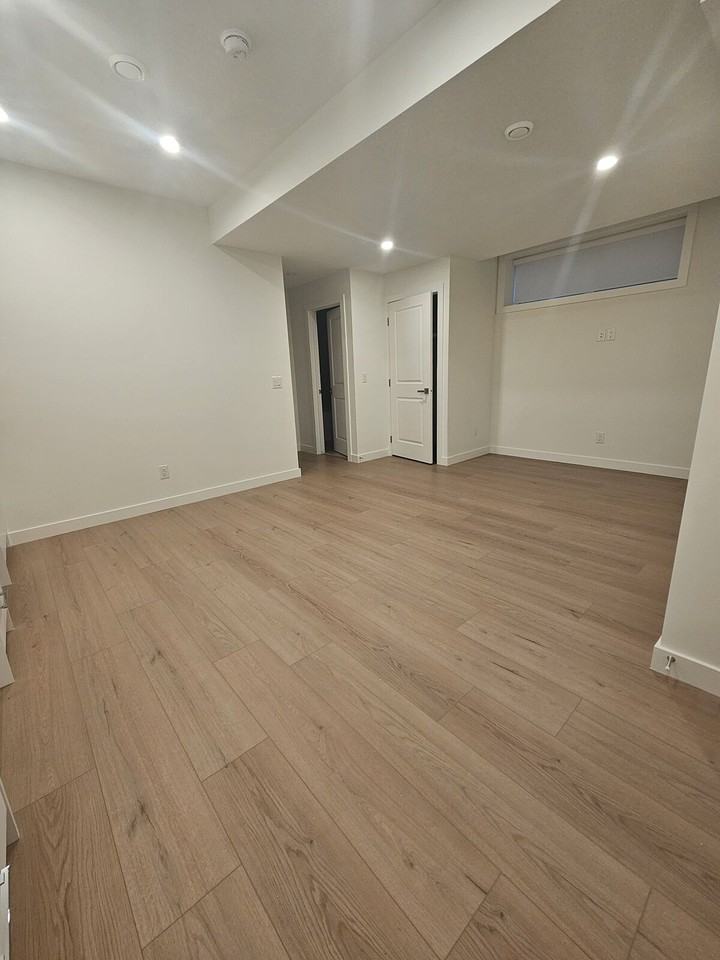 1524 35 St Se - Photo 6 of 13