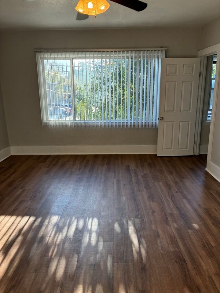 2614 S Clement Ave - Photo 7 of 11