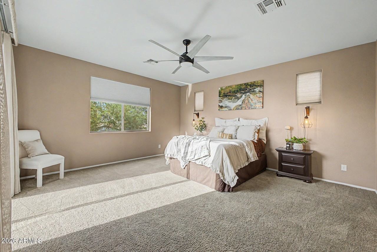1076 E Euclid Ave - Photo 4 of 50