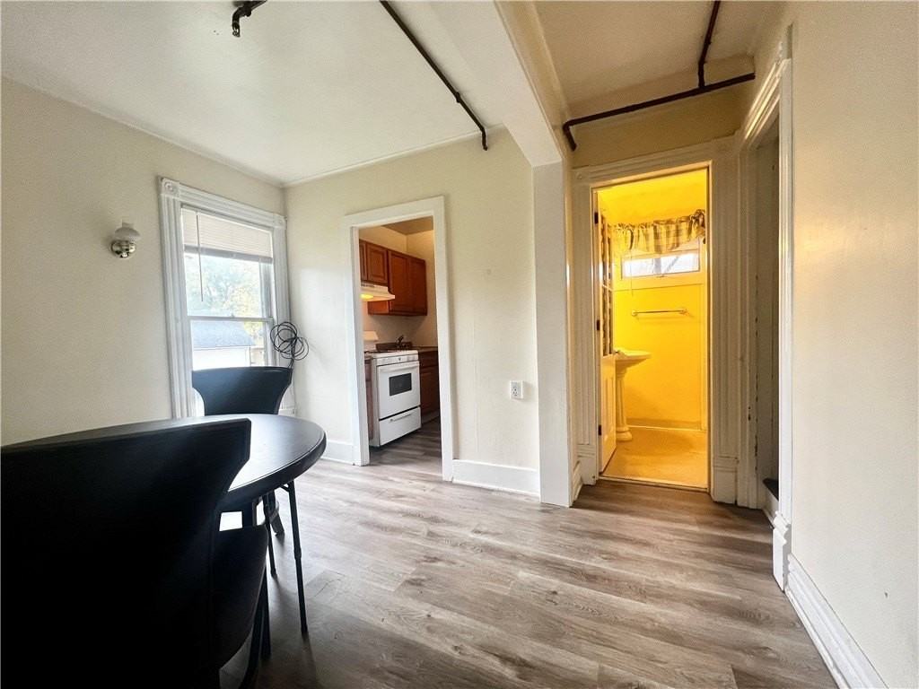 65 Ford Ave - Photo 3 of 17