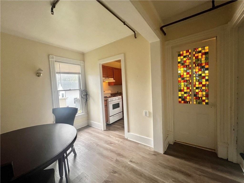 65 Ford Ave - Photo 5 of 17