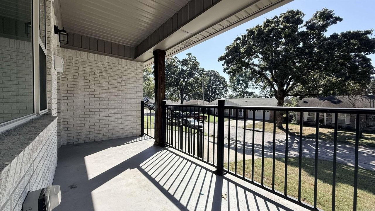 1104 Coulter Rd - Photo 4 of 22