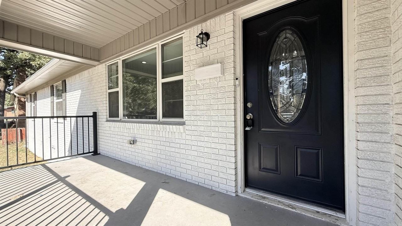 1104 Coulter Rd - Photo 5 of 22