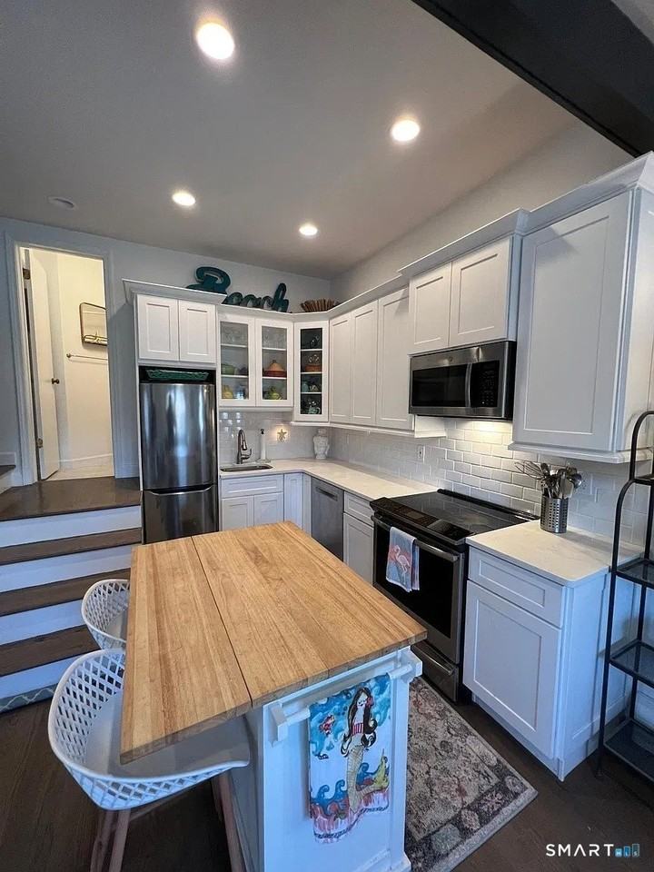 238 Ruane St #B - Photo 2 of 19
