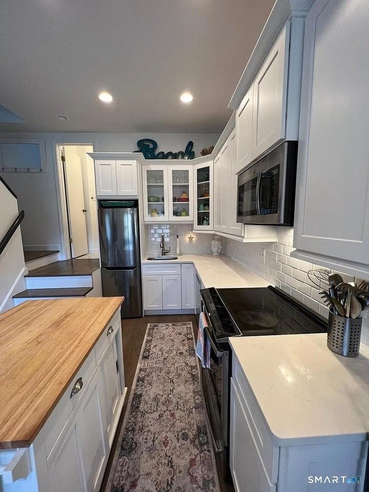 238 Ruane St #B - Photo 3 of 19