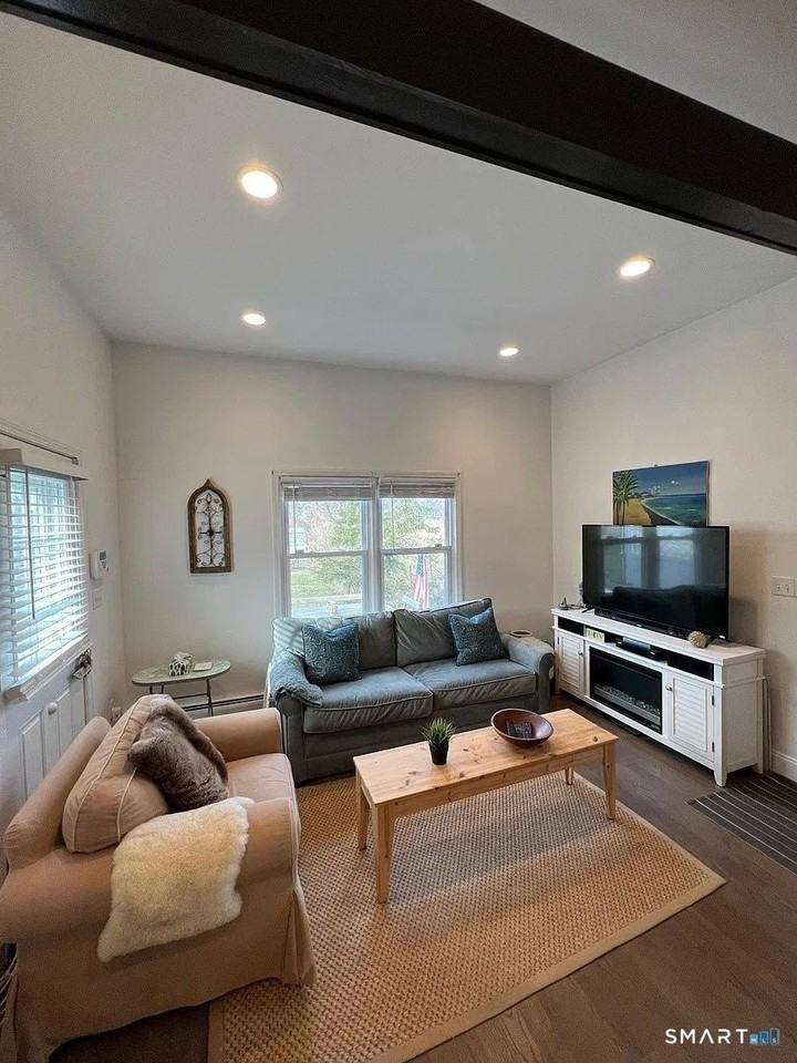 238 Ruane St #B - Photo 7 of 19
