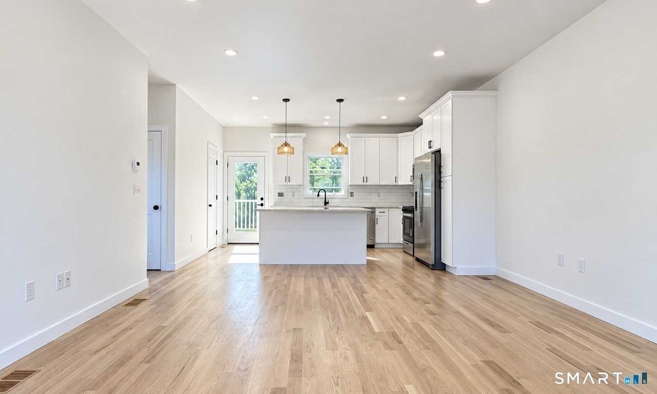 249B New Haven Ave - Photo 5 of 18