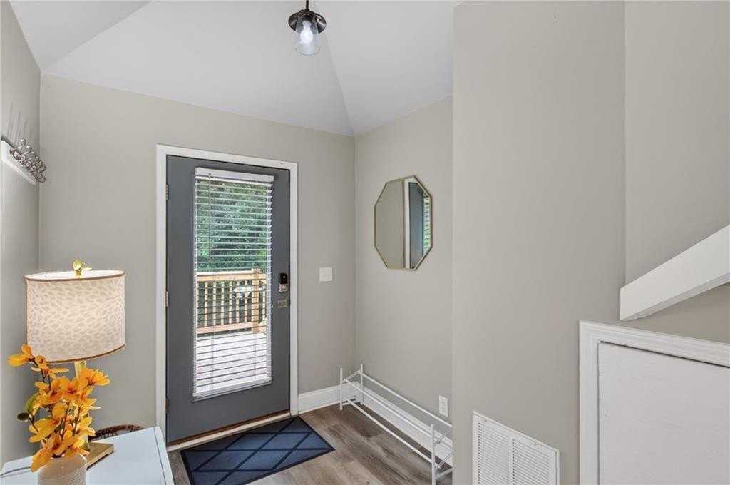 865 Moreland Ave Se #A - Photo 3 of 26