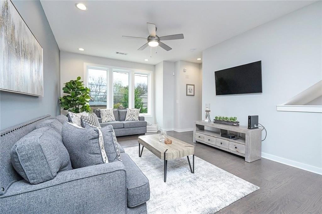 415 Gartrell St Se #4 - Photo 5 of 32