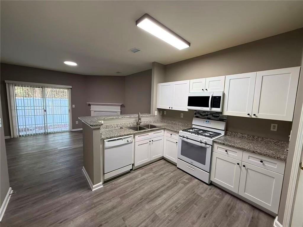 1507 Cove Creek Cir - Photo 4 of 17