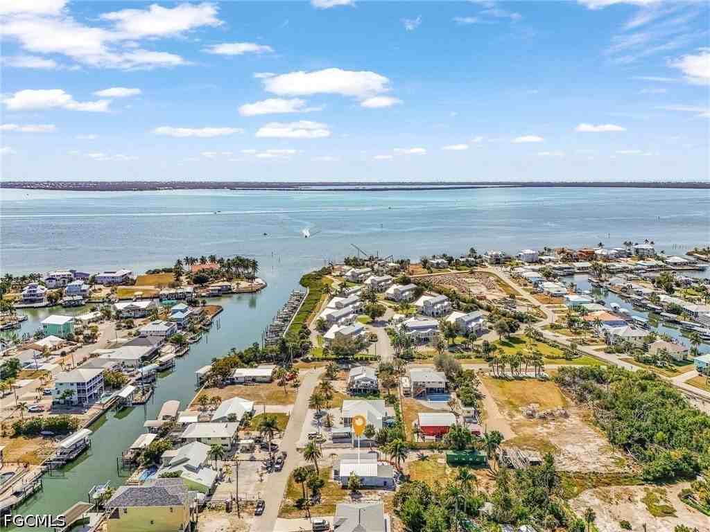 2371 Baybreeze St - Photo 5 of 35