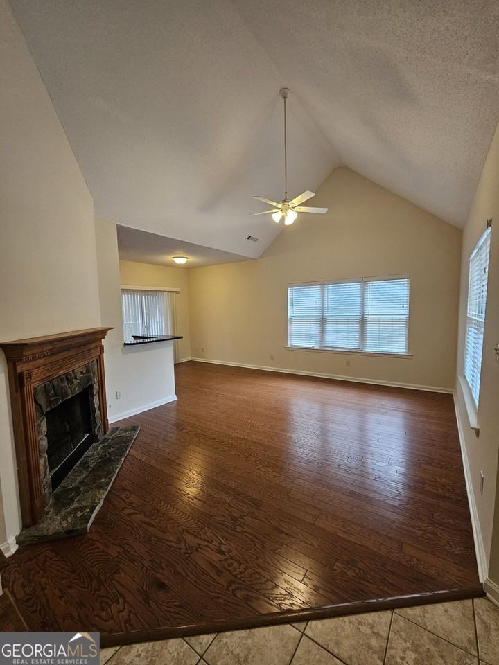551 N Fairfield Dr - Photo 4 of 26