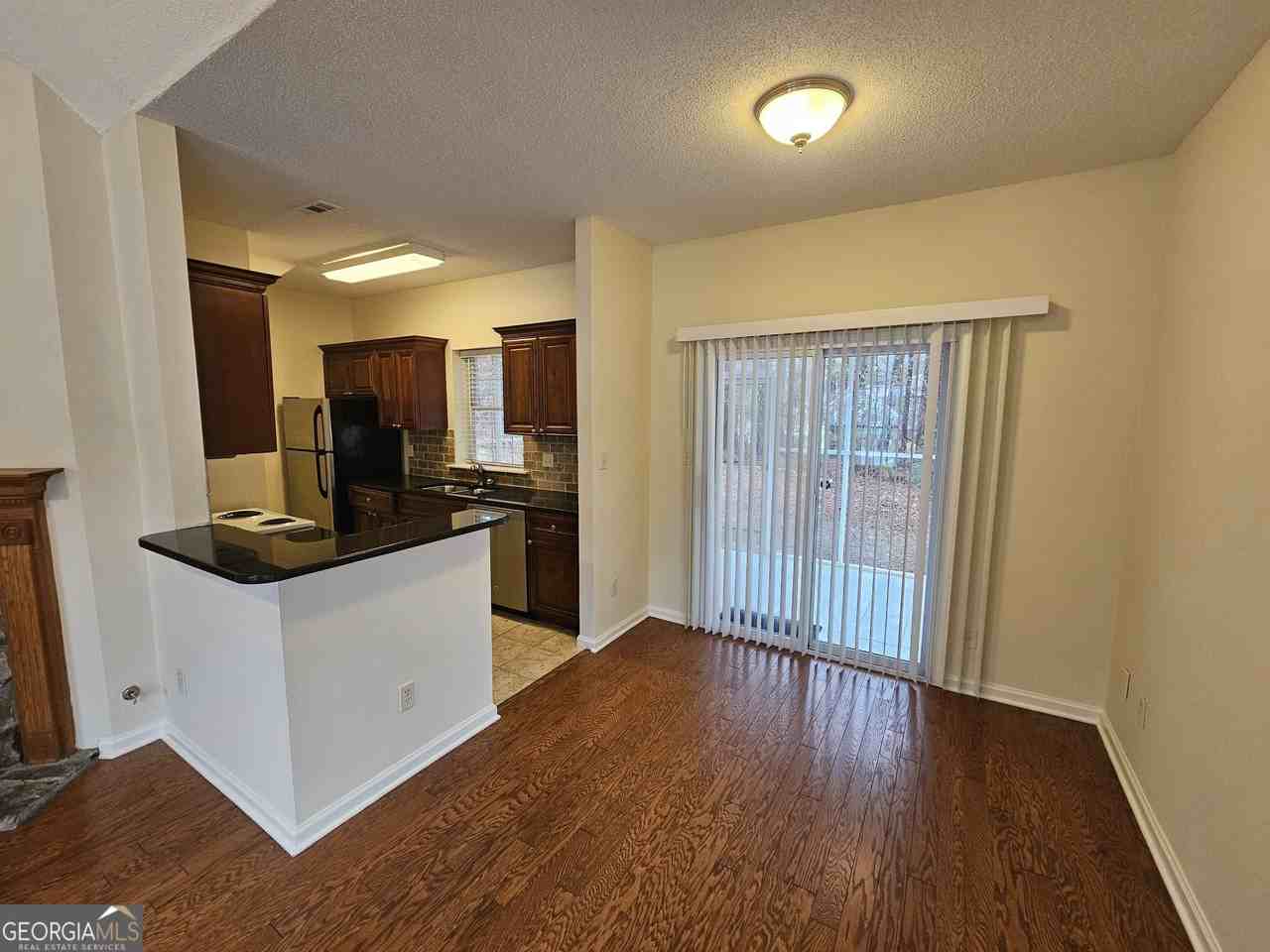 551 N Fairfield Dr - Photo 6 of 26