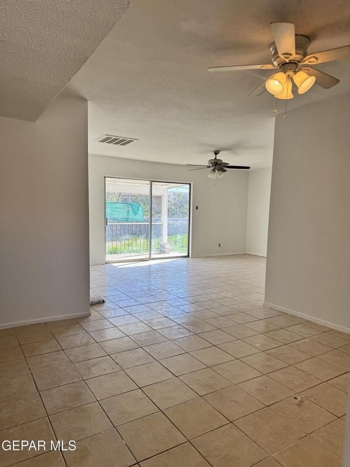 4714 Frankfort Ave #A - Photo 3 of 19