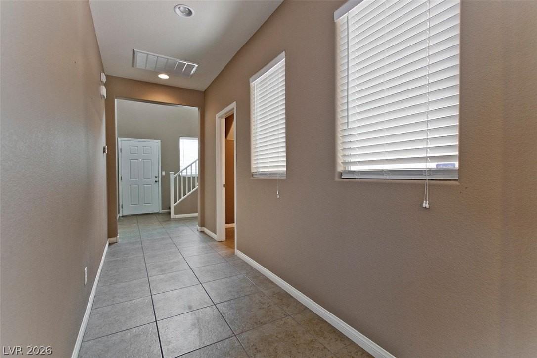 8304 Lambtin Quay Ave - Photo 3 of 35