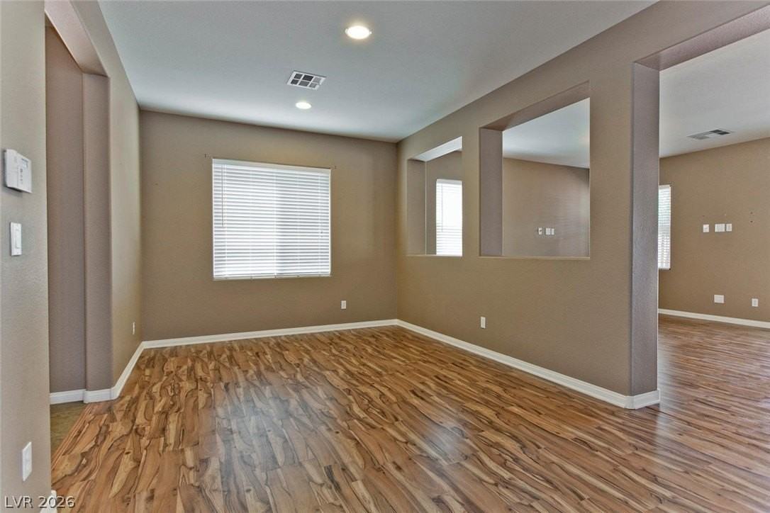 8304 Lambtin Quay Ave - Photo 5 of 35